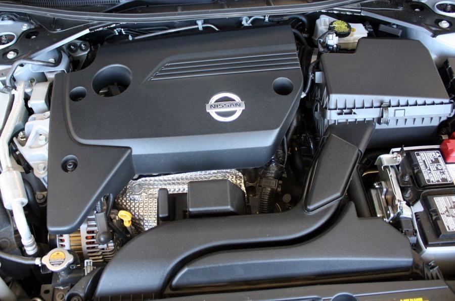  Nissan Altima 2013 года  (фото 21 из 82)